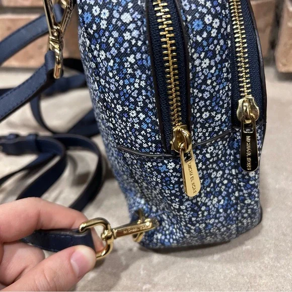 Michael Kors Abbey Blue White Mini Daisy Floral Small Backpack Purse - Picture 4 of 5